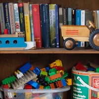 Bücher und Spielzeug für Kinder