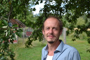 Psychotherapeut Claus Tolloschek in der Natur